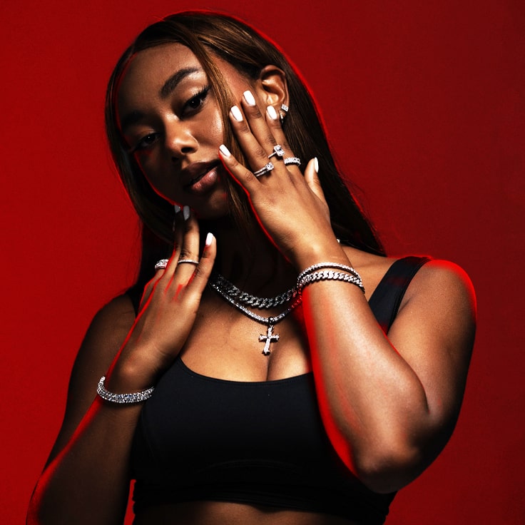 Sharp Kreuz Anhänger Weißgold